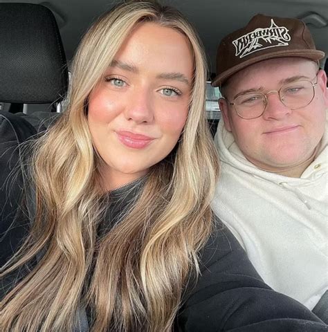 Parker Stott: Husband of Pregnant Influencer Chloe 